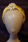 Buzzing a Daisy Headband